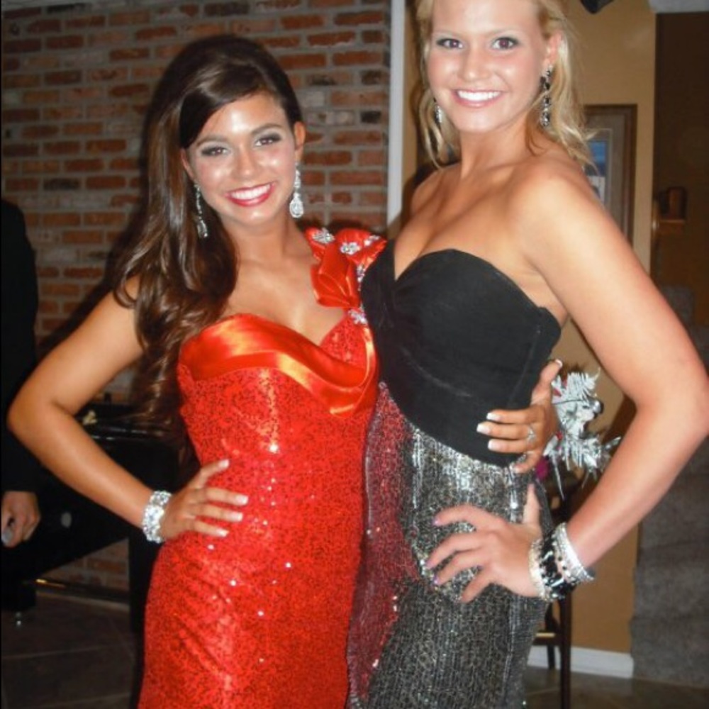 Red jovani prom dress size 4